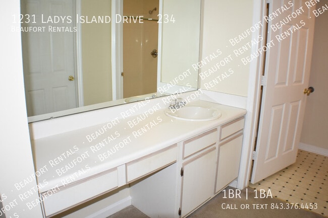 Building Photo - 1231 Ladys Island Dr