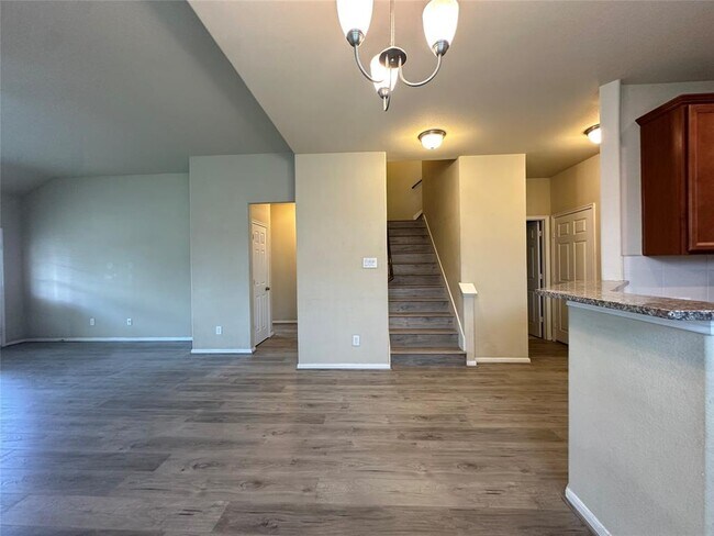 Building Photo - 15610 Whisper Woods Dr