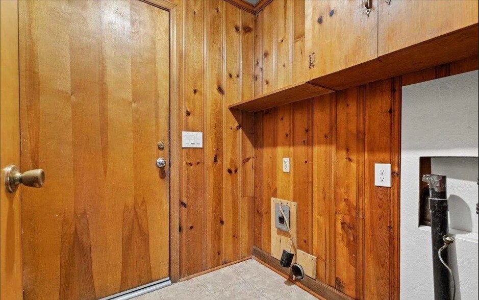 Laundry room - 1202 State Rd S-21-1470