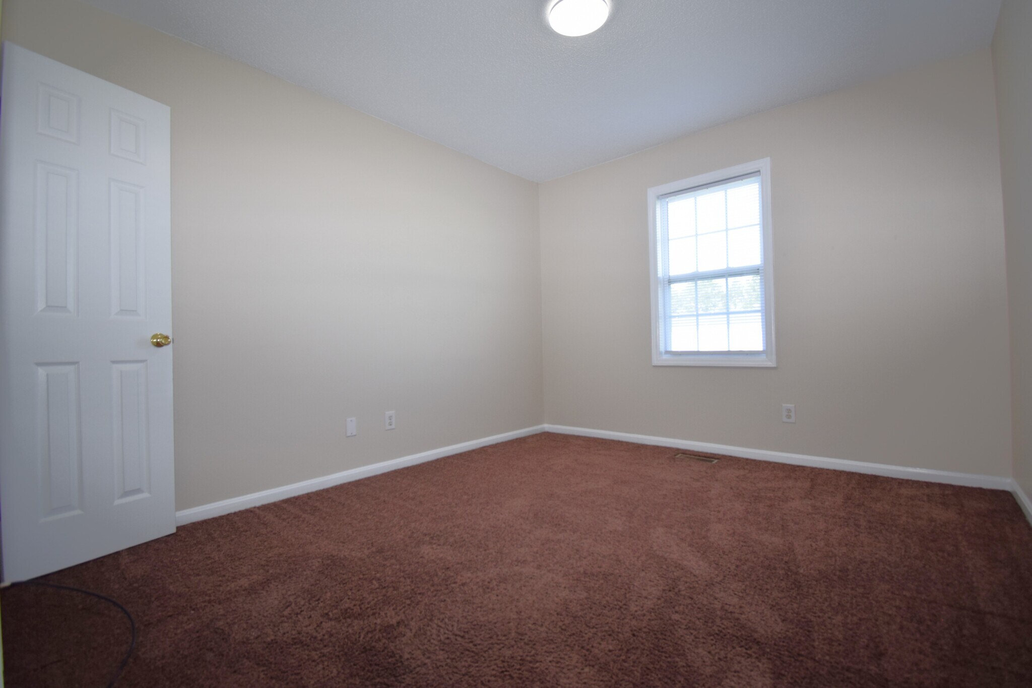 Building Photo - 2380 Vineyard Dr