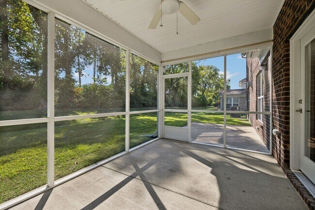 Building Photo - Sparkling clean 4 bedroom home in Spring H...