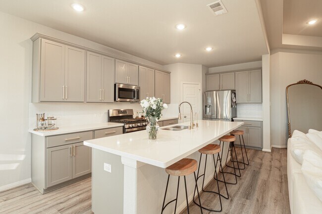 Building Photo - 16431 Elkcreek Dr