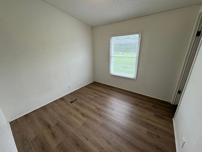 Building Photo - Nice 3/2 Trailer in Shannon- $1,195