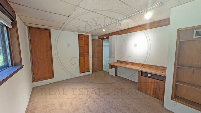 Building Photo - 13235 NW Pumpkin Ridge Rd