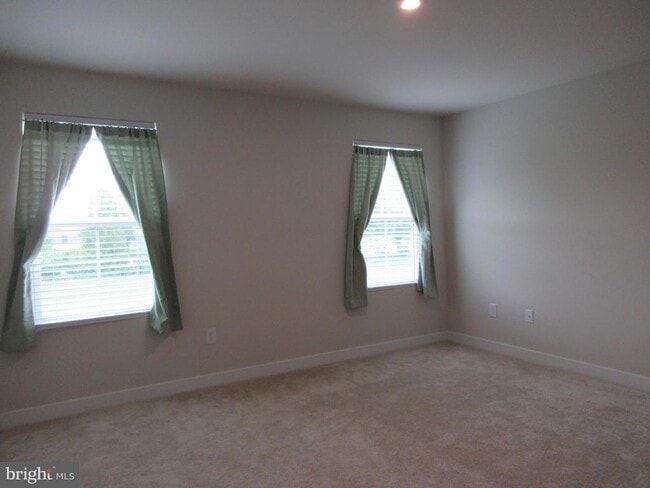 Building Photo - 383 Windflower Dr