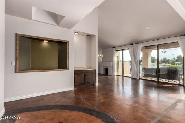 Building Photo - 10113 N 103rd St