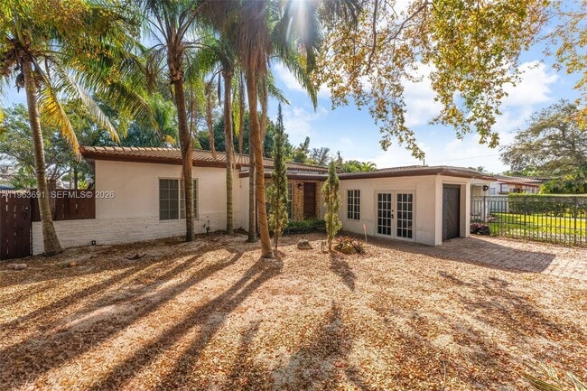 Building Photo - 4220 SW 13th St