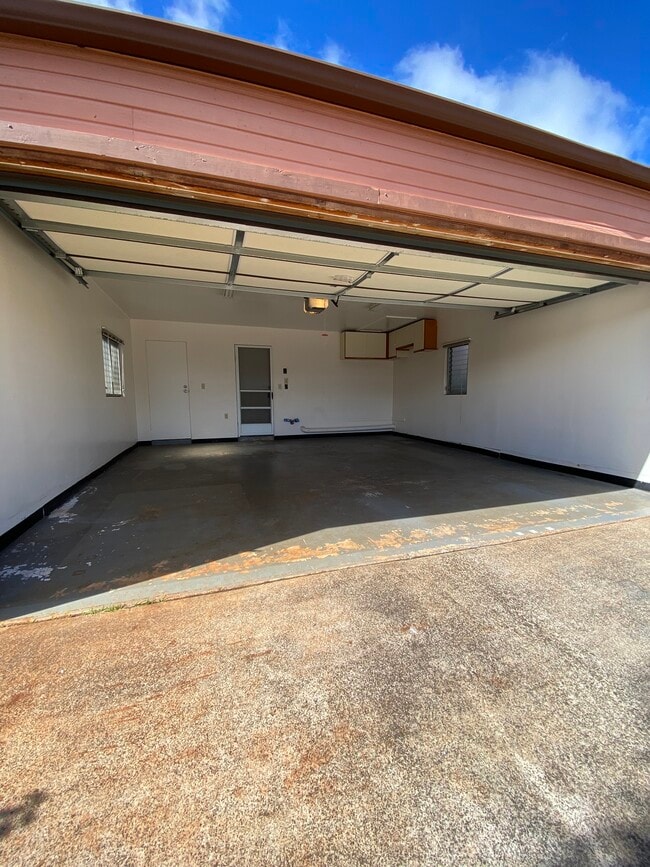 Building Photo - 95-696-696 Makaiolani St