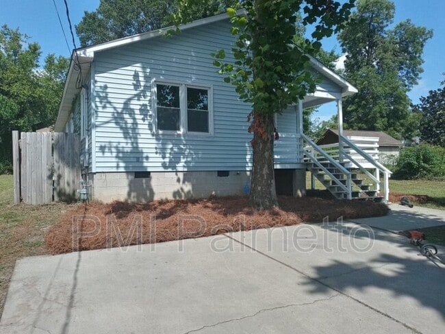 Building Photo - 1016 Walnut St