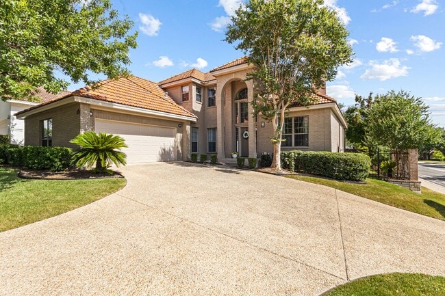 Building Photo - Corner Lot Beauty in Stone Oak Area