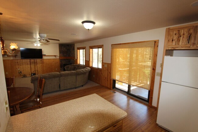 Building Photo - Peaceful Kachina Village Home | Backs National Forest + A/C