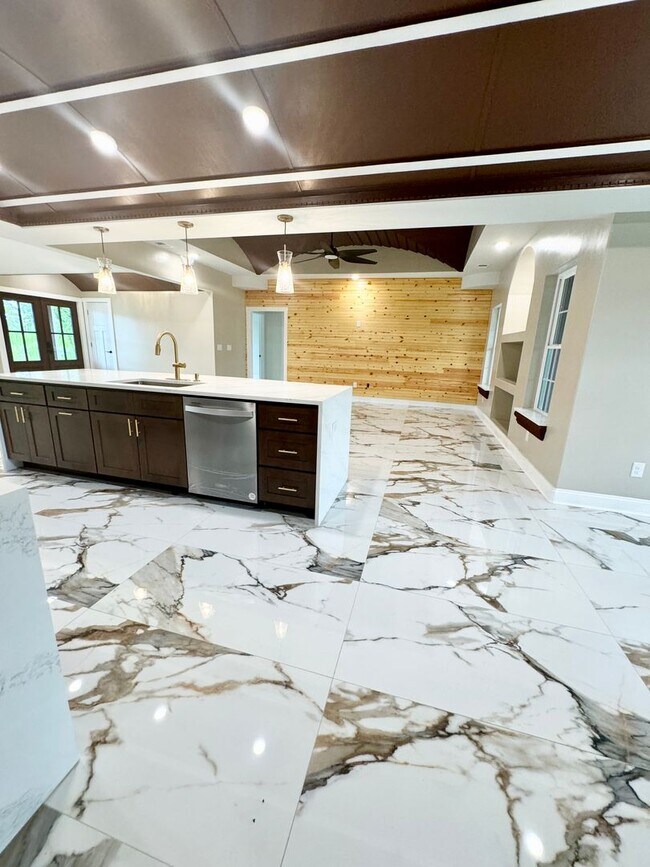 Building Photo - Beautiful 4 Bedroom, 3 Bath home located in Myrtle Grove Plantation!