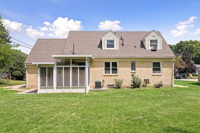 Building Photo - 110 S Bromfield Rd