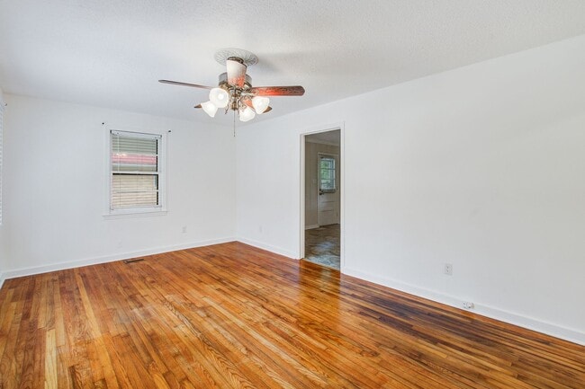 Building Photo - Welcome To West Circle Dr