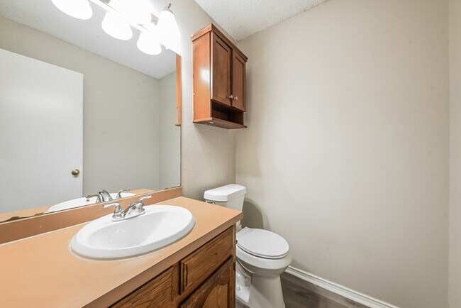 Building Photo - Spacious Duncanville 3-Bedroom Home