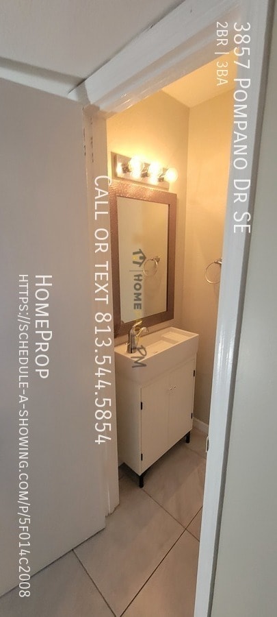 Building Photo - 3857 Pompano Dr SE