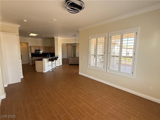 Building Photo - 10513 Longwood Dr