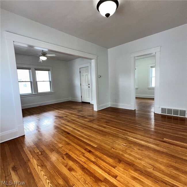 Building Photo - 1275 Clifton Prado