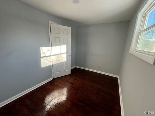 Building Photo - 7650 Commodore Cir