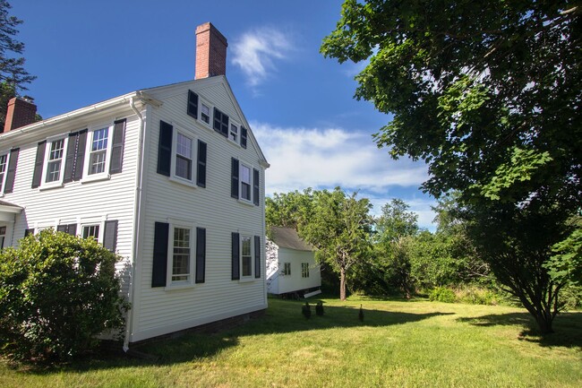 Building Photo - Amazing, Rarely Available Farmhouse with Carriage House and Garage