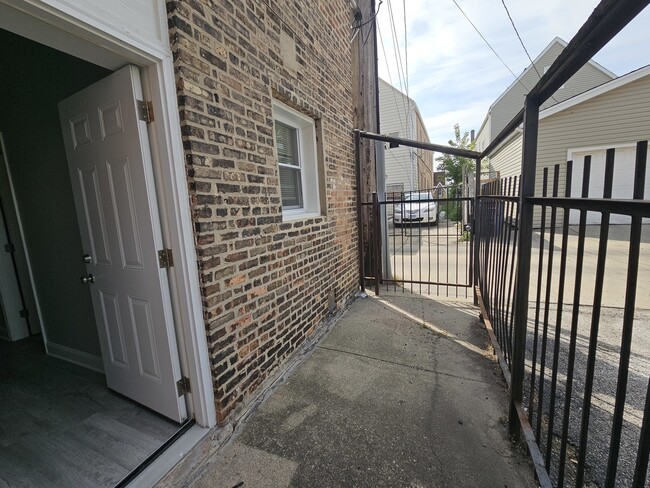 Building Photo - 5401 W 22nd Pl