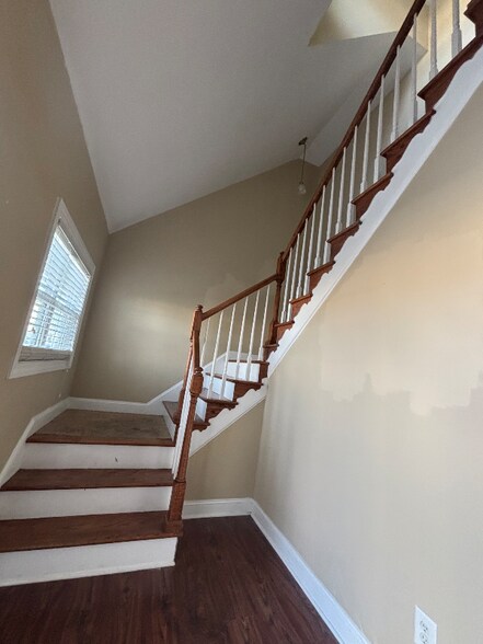 Building Photo - 2300 Chavis Dr