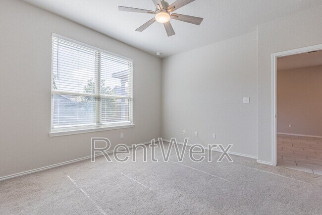 Building Photo - 10110 Jardin Verde