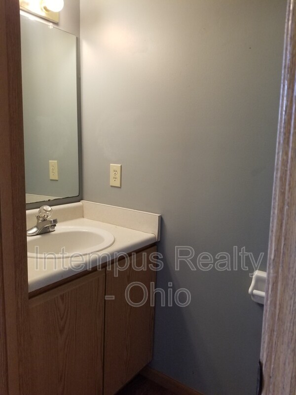 Building Photo - 5903 Brookmont Dr