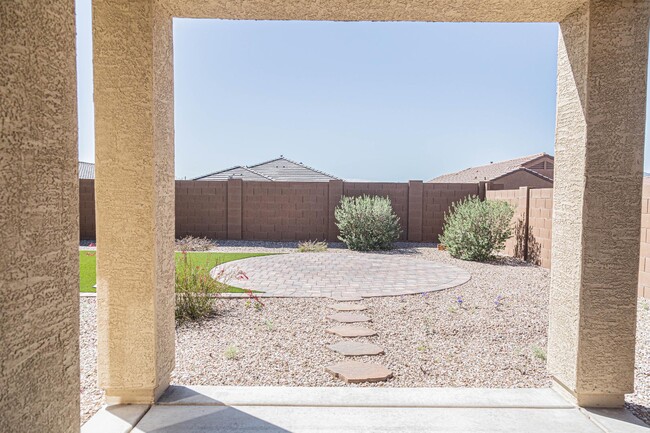 Building Photo - 5013 W Paseo Rancho Acero