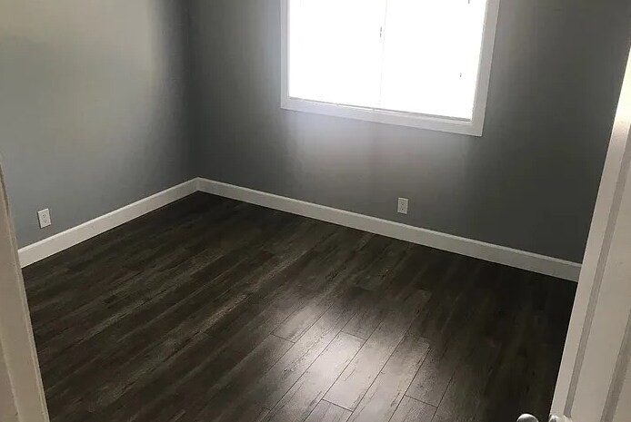 Building Photo - 212 S Avenue 58