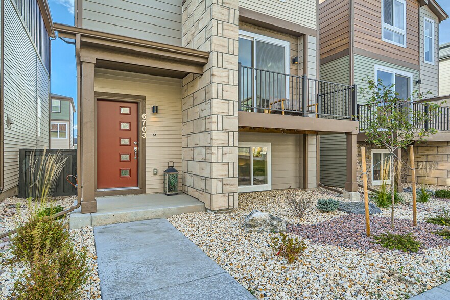 Building Photo - 6703 Lily Mountain Ln