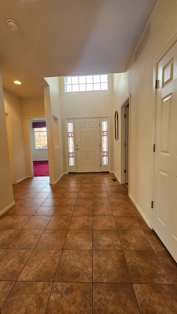 Building Photo - Ranch Townhome in The Broadlands