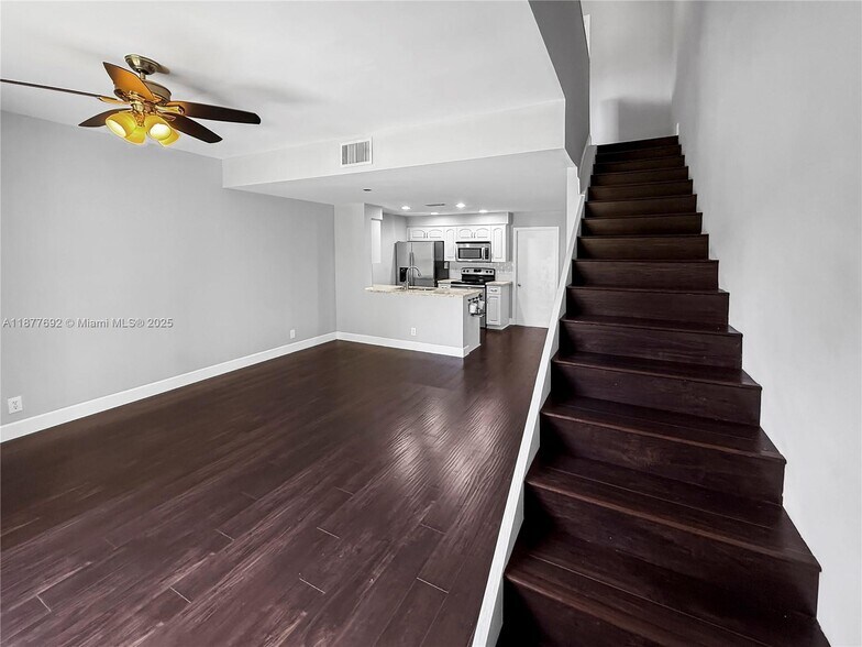 Building Photo - 1606 Veracruz Ln