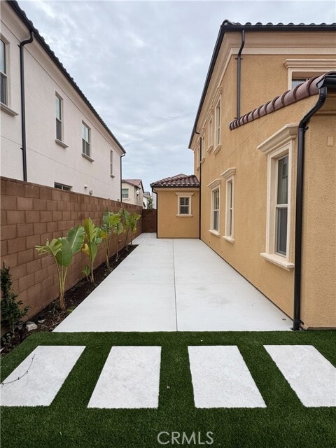 Building Photo - 173 Somera