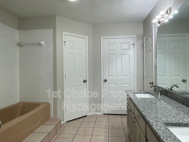 Building Photo - 459 Little Valley Ct