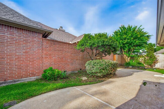 Building Photo - 13919 Aspen Cove Dr