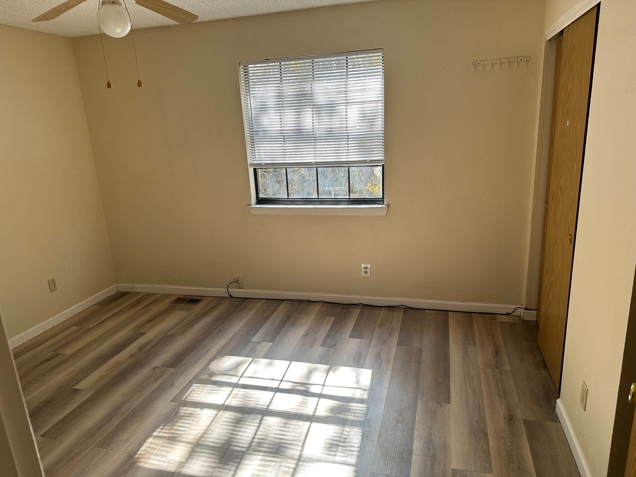 Bedroom - 8230 Washington St