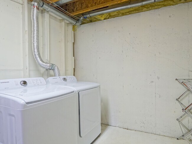 Building Photo - Adorable 4bdrm 2 bath Rancher