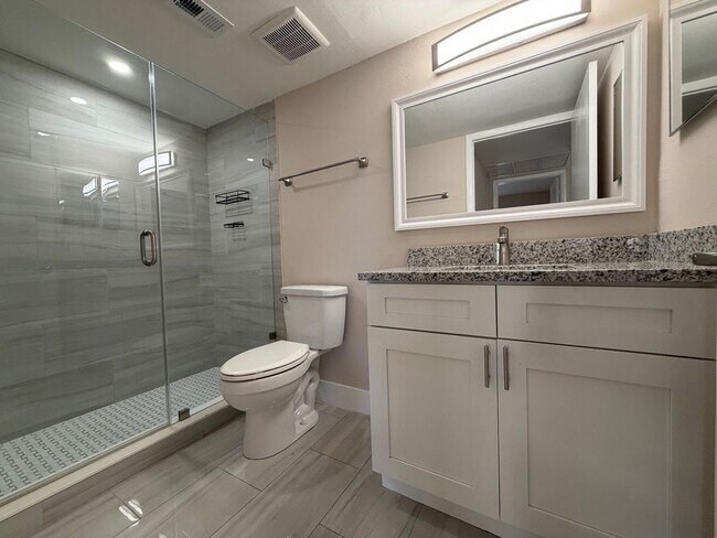 Building Photo - 5317 Summerlin Rd