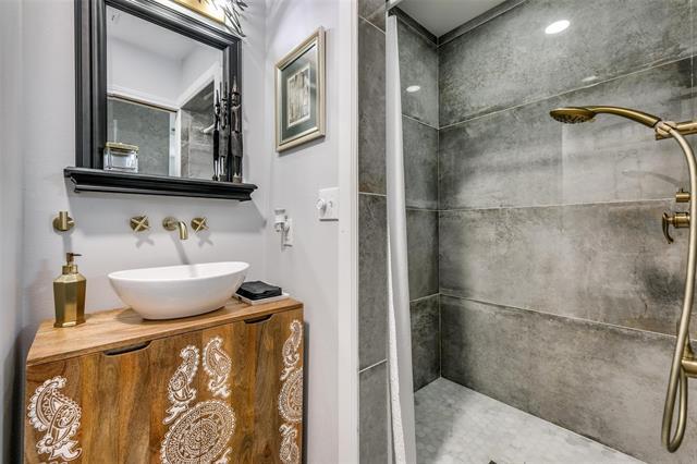 Building Photo - 407 E Broad St