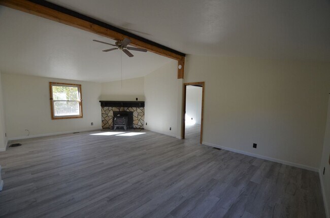 Building Photo - 1154 Straight Creek Dr