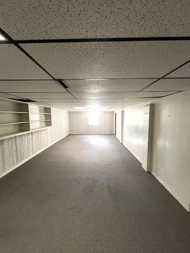 Building Photo - Beautifully Renovated Single-Family Ranch – 3 Beds, 2 Baths