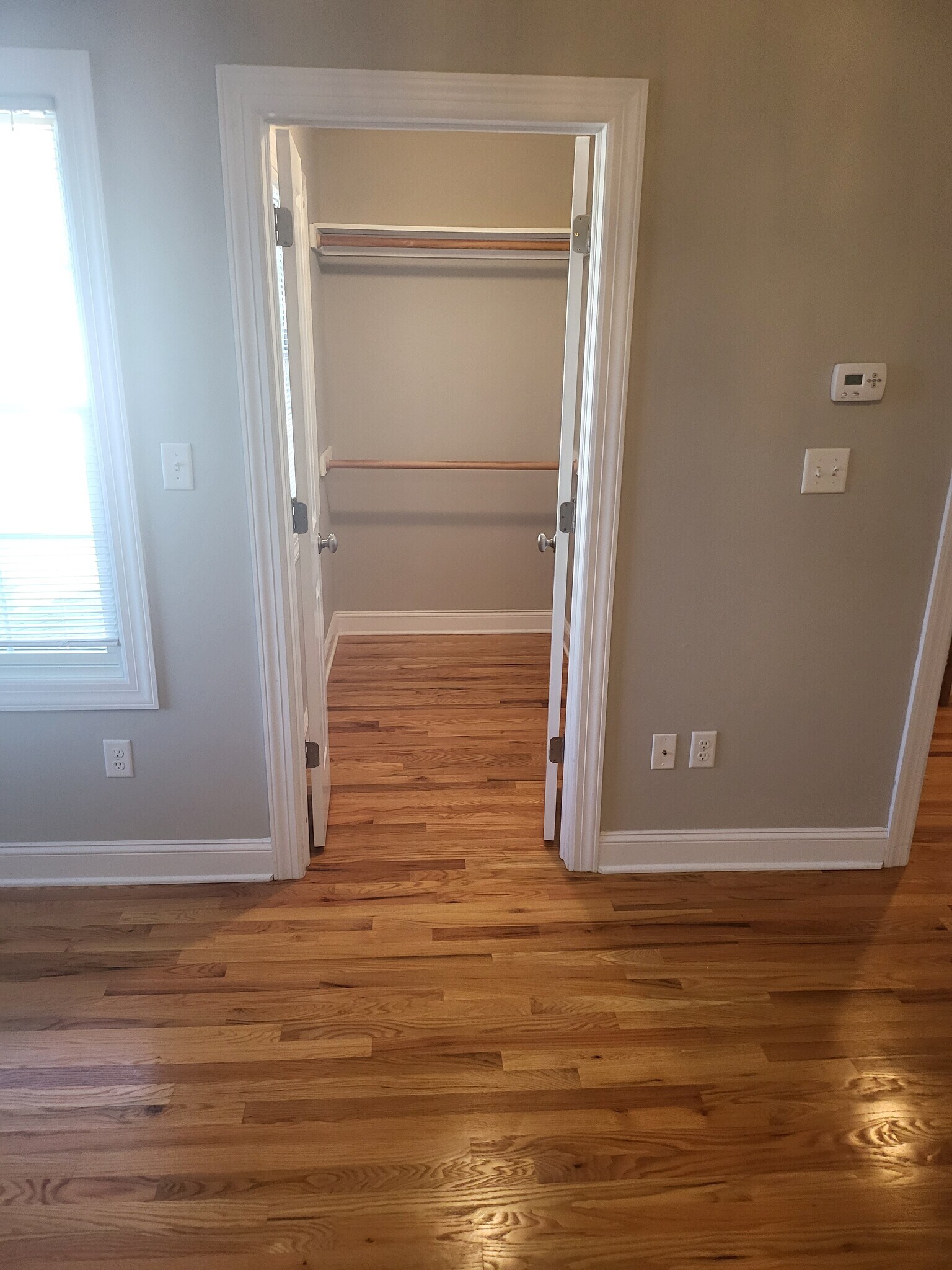 Building Photo - 36 W Hanover Ave