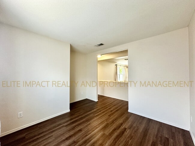 Building Photo - 10930 S San Clemente Camino