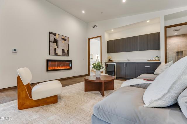 Building Photo - 12480 Viewcrest Rd