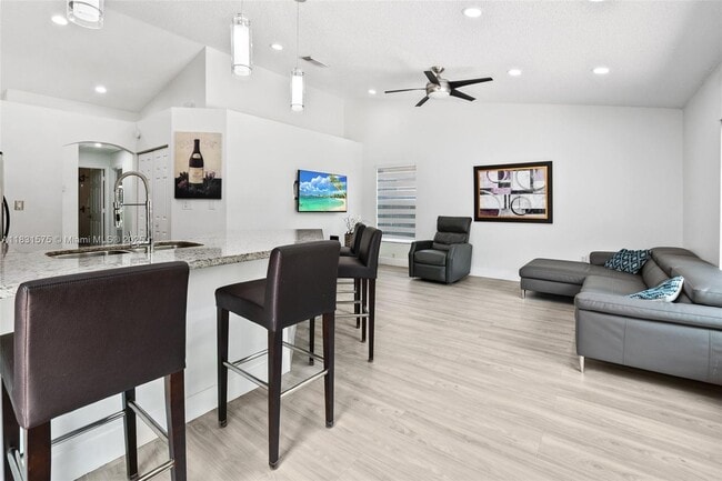 Building Photo - 1820 SW 135th Way