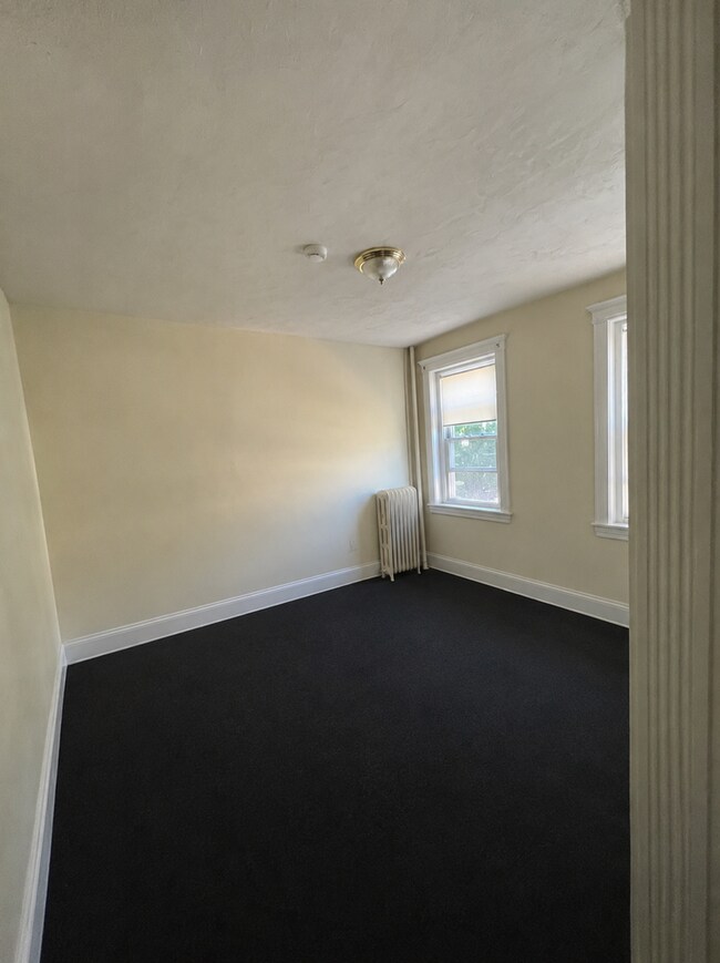 Building Photo - $2,025 Brighton Studio | Near Packards Corner | Exceptional Value in a Prime Location