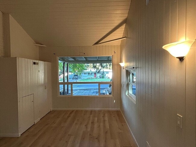 Building Photo - 4 Bedroom, 2 Bathroom House in SE Eugene