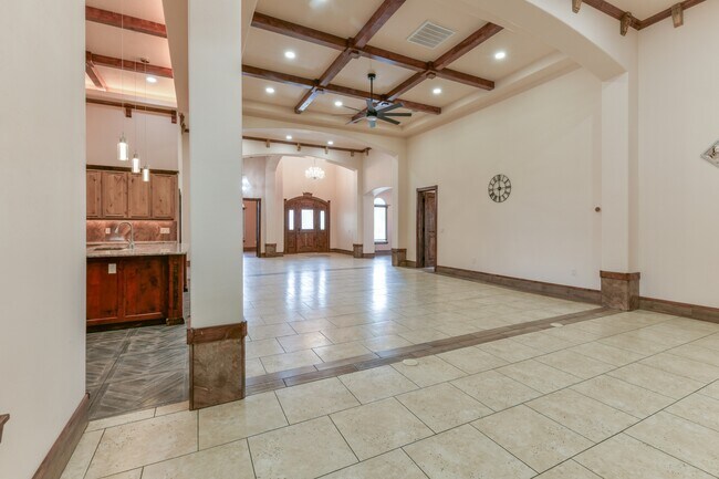 Building Photo - 8024 Canoncito Dr