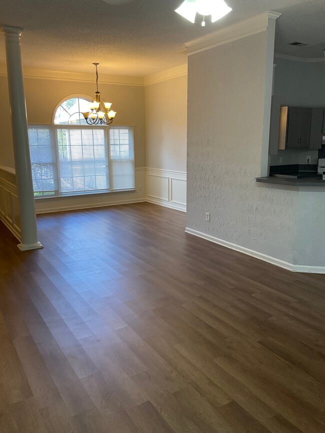 Building Photo - 9033 English Saddle Ln